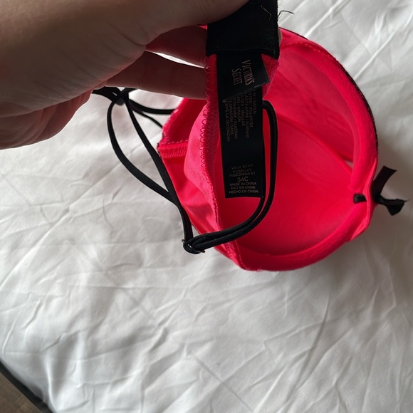 Victoria’s Secret black and orange bra 34C very sexy push-up - Picture 2 of 2